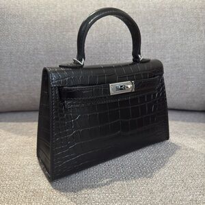 19CM Classic Matte Crocodile Top Handle Mini Bag - Black